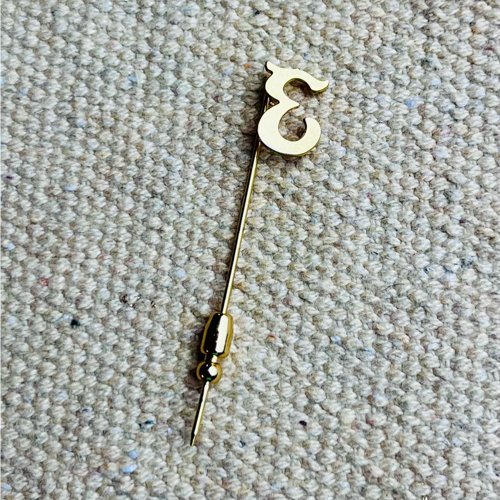 VTG 1980s Gold-Toned Letter E Pin